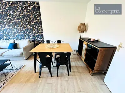 Cuisine ou kitchenette dans l'établissement La Gibauderie LaConciergerie Poitiers CHU