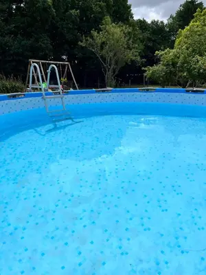 Piscine de l'établissement La Grange Charton Gite ou située à proximité