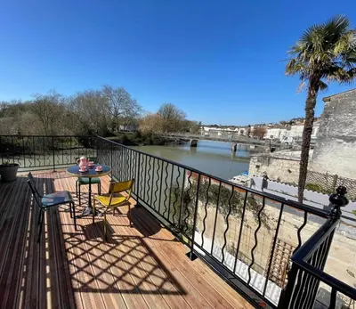 Vue sur la rivière ou le fleuve situé(e) à proximité de la maison de vacances