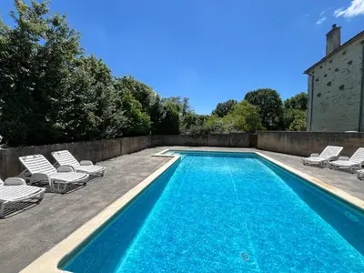 Piscine de l'établissement Le Noisetier at Les Hiboux Gites ou située à proximité