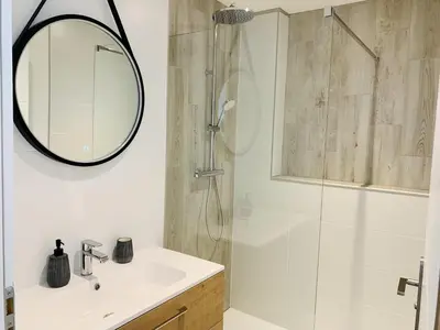 Salle de bains dans l'établissement Le Saint Claude, refait a neuf