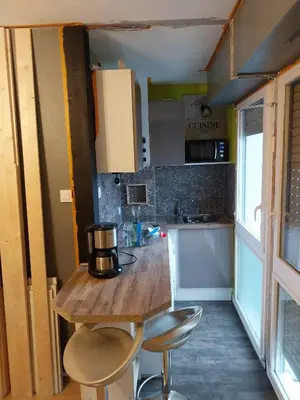 Cuisine ou kitchenette dans l'établissement Le Floréal