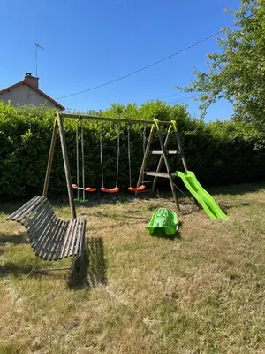 Aire de jeux pour enfants de l'établissement La Villa Rouge