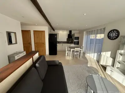 Cuisine ou kitchenette dans l'établissement La Maison du Cèdre 8 min du Futuroscope