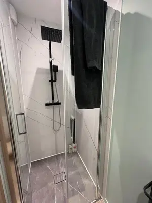 Salle de bains dans l'établissement Le Saint-Jean