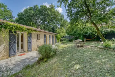 Jardin de l'établissement Calme à l'orée des bois