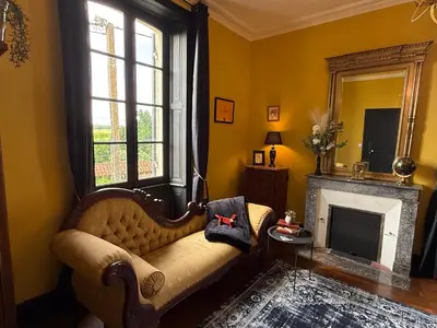 Coin salon dans l'établissement La Maison de Maître Chagnon Aumagne