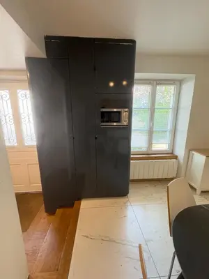 Cuisine ou kitchenette dans l'établissement Belle maison centre ville La Rochelle