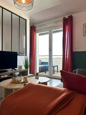 Télévision ou salle de divertissement dans l'établissement Un cocon tout confort à La Rochelle - proche gare & plages