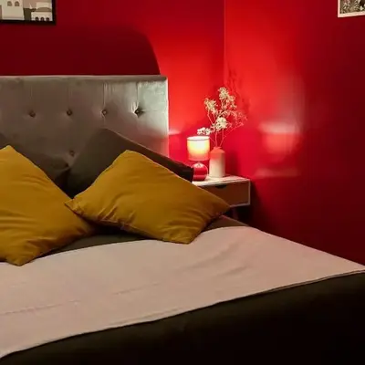 Chambre cosy dans maison familiale avec petit déjeuner chez Olivier et Manuel à Clavette