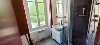 Salle de bains dans l'établissement Le Duplex Bordeaux