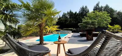 Piscine de l'établissement A la Jolie Campagne - chambre et table d'hôtes ou située à proximité