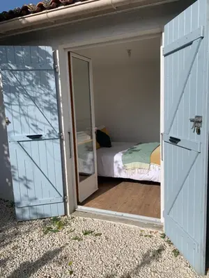 Un ou plusieurs lits dans un hébergement de l'établissement Cosy French retreat in Brettes
