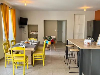 Cuisine ou kitchenette dans l'établissement Gîte du Puits Olivier 10 personne chaleureux 3 étoiles
