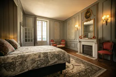 Un ou plusieurs lits dans un hébergement de l'établissement Chateau de Russas, chambre d'hote