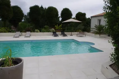 Piscine de l'établissement Le Clos des Oiseaux ou située à proximité