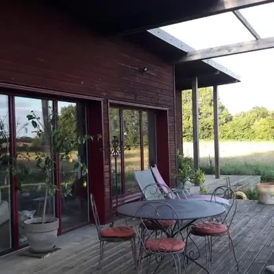 Maison bois à la campagne