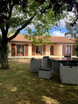 Jardin de l'établissement Les Murmures du Thouet