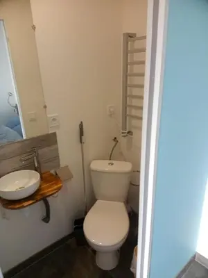 Salle de bains dans l'établissement Studio thème Oléron à Valdivienne