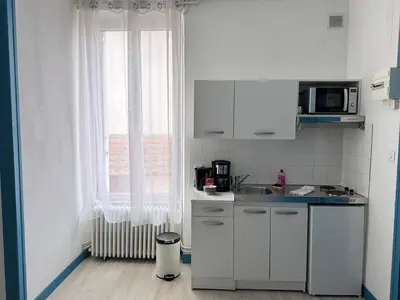Cuisine ou kitchenette dans l'établissement ღ Le Phare - Proche de la plage et centre Ville