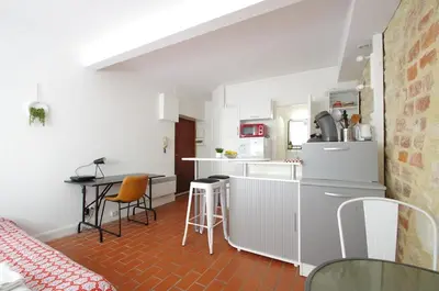 Cuisine ou kitchenette dans l'établissement Sara, Wifi, Mignon, Discret