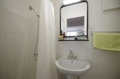 Salle de bains dans l'établissement Sara, Wifi, Mignon, Discret