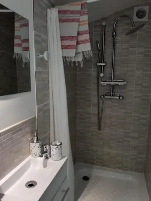 Salle de bains dans l'établissement Les noyers