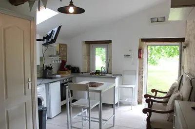 Cuisine ou kitchenette dans l'établissement Les noyers