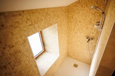 Salle de bains dans l'établissement magnifique longére Charentaise pmr piscine sauna