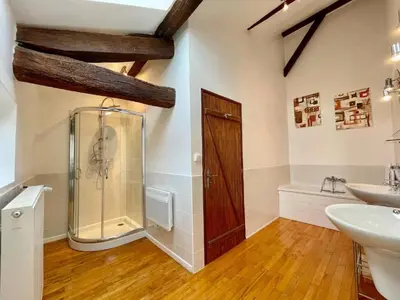 Salle de bains dans l'établissement La Vieille Fromagerie