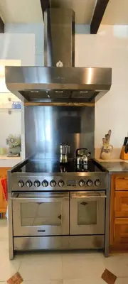 Cuisine ou kitchenette dans l'établissement Gite 7 personnes à Montbron, Charente
