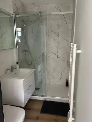 Salle de bains dans l'établissement Studio calme avec terrasse proche centre-ville