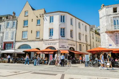 Clients de l'établissement Appartement chic vue imprenable sur le vieux port