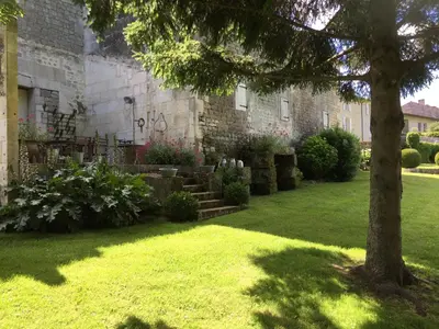 Jardin de l'établissement La Cascade de Saintonge