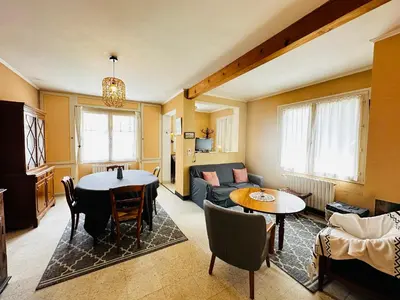 Coin salon dans l'établissement Maison de Vacances au Cœur de Fouras, 5 Pers, Jardin, Proche Plage - FR-1-709-100