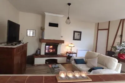 Télévision ou salle de divertissement dans l'établissement Villa Margo