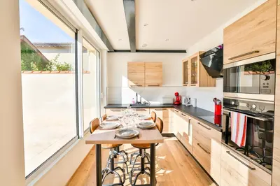 Cuisine ou kitchenette dans l'établissement La Foudrerie #Climatisation