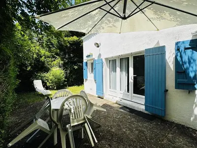 Jardin de l'établissement Maisonnette cosy à Fouras, proche plage et centre, 2 pers - FR-1-709-88