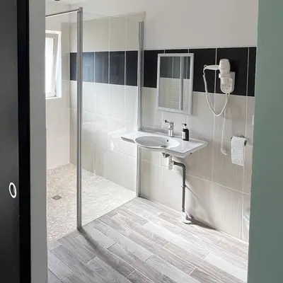 Salle de bains dans l'établissement Les gîtes du pied mulet