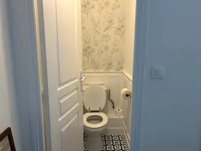 Salle de bains dans l'établissement Le Grand Charde