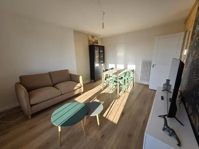 Télévision ou salle de divertissement dans l'établissement L'appartement de Julien