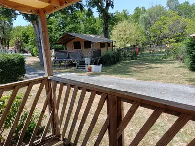 Jardin de l'établissement camping ile aux loisirs