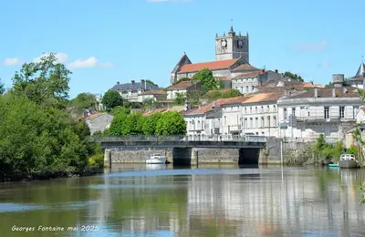 Vue sur la rivière ou le fleuve situé(e) à proximité de le camping