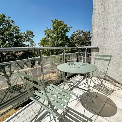 Balcon ou terrasse dans l'établissement T2 balcon et parking à 10 min du centre