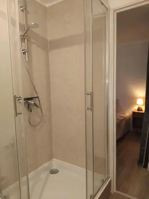 Salle de bains dans l'établissement Loc'Issime ! Clim - PK privé gratuit