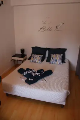 Un ou plusieurs lits dans un hébergement de l'établissement Maison confortable 4 personnes - 2 chambres - Espaces partagés