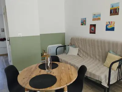 Coin salon dans l'établissement Studio cosy près de La Rochelle