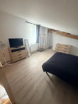 Télévision ou salle de divertissement dans l'établissement Petite maison chez l habitant