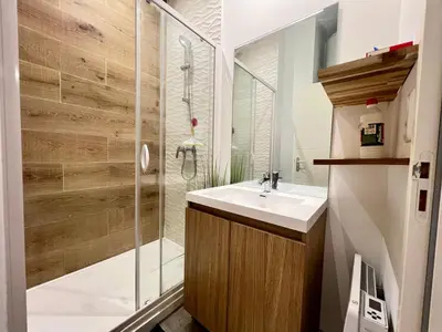 Salle de bains dans l'établissement Magnifique T3 en plein centre ville de Poitiers