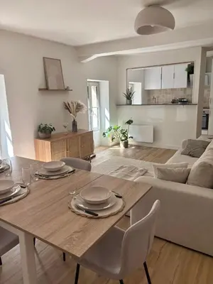 Cuisine ou kitchenette dans l'établissement Le Cocon - Appartement avec salle de Cinéma